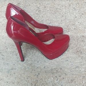 Jessica Simspon platform pumps